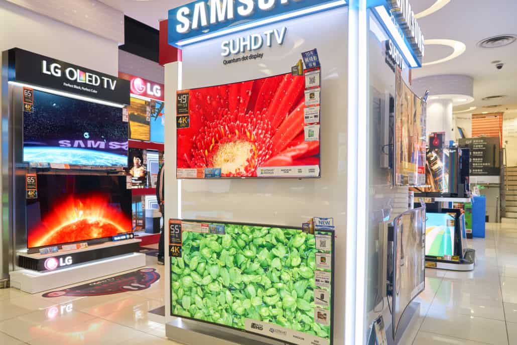 Electronics store to show LG and Samsung screens 